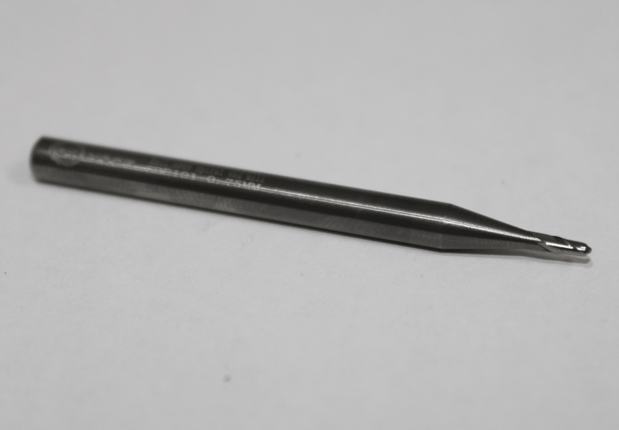Cortador Broca CBE101 R0.75mm p/grabado 2D/3D - Stanser Refacciones